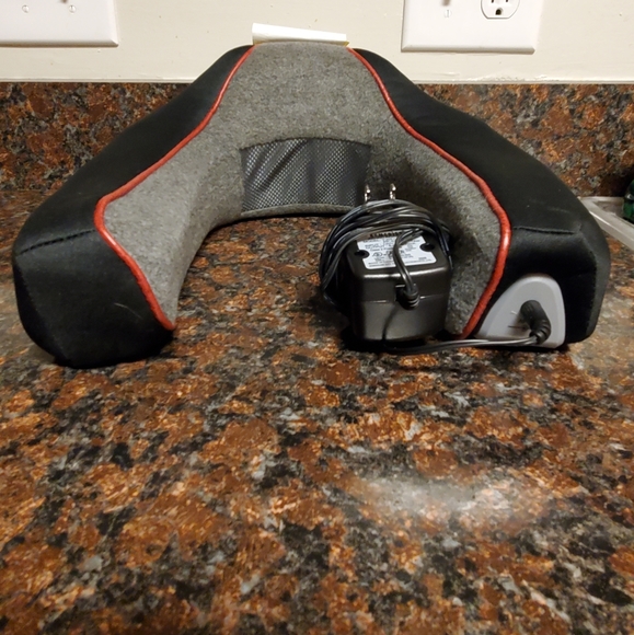 Homedics Neck and Shoulder Massager with Heat - Picture 6 of 6